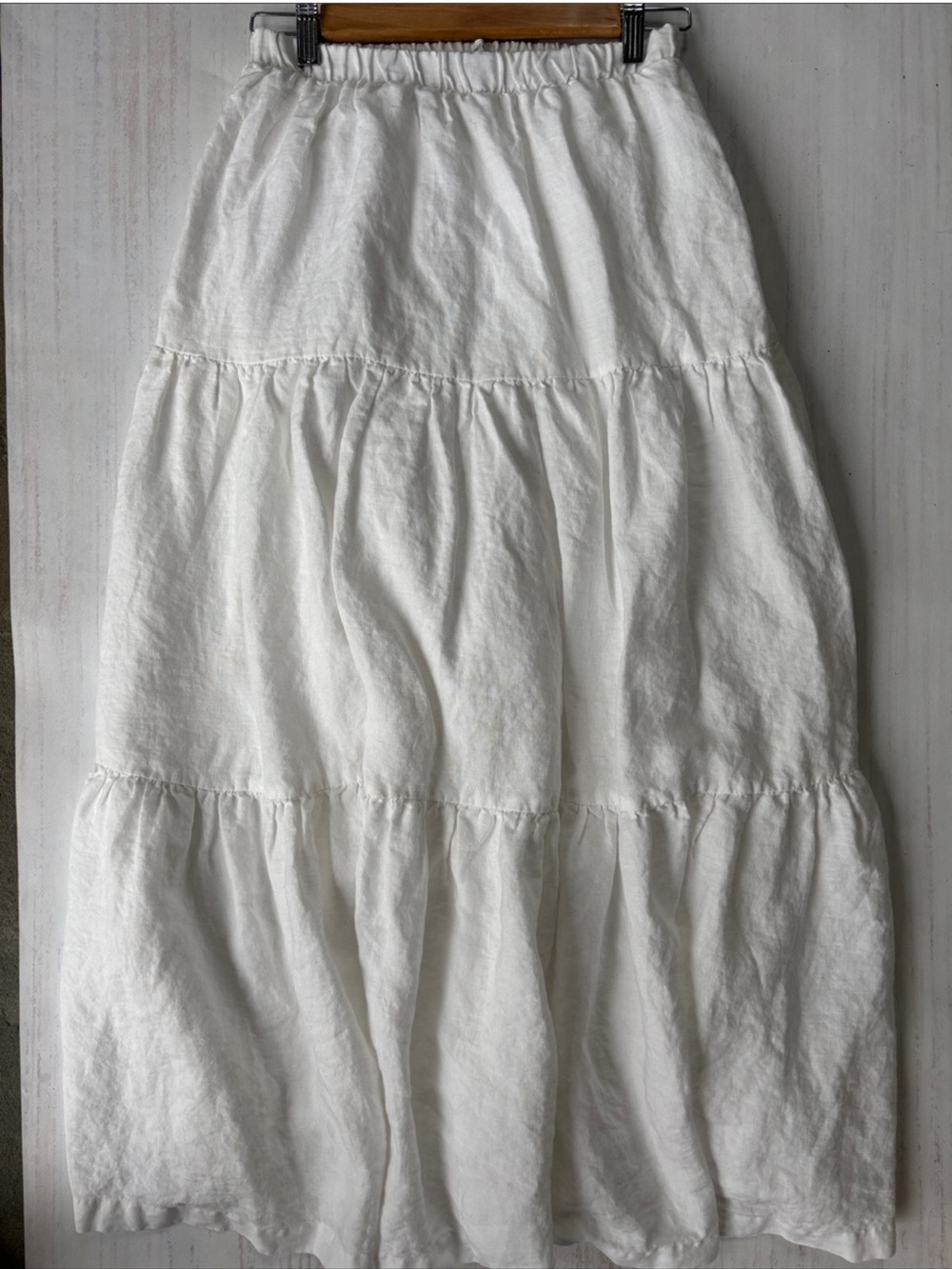 Aritzia Wilfred White Tiered Linen Maxi Skirt Excellent Condition Size Medium